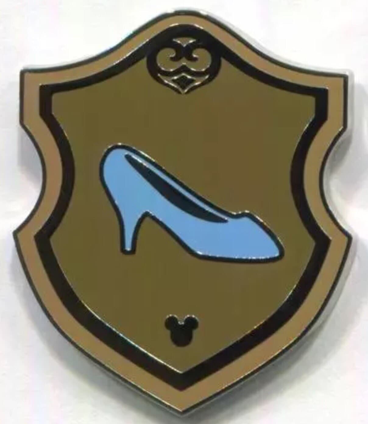 Hidden Mickey 2018 WDW - Crests - Cinderella front