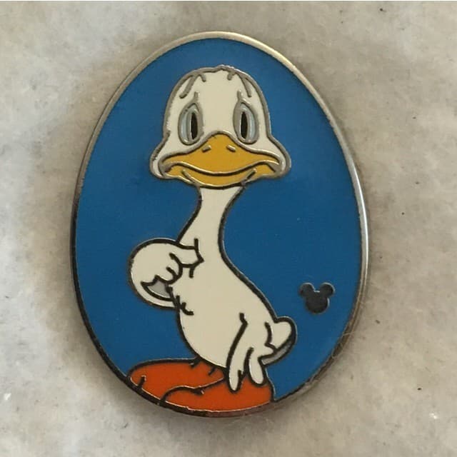 Hidden Mickey 2014 DLR - Birds - The Ugly Duckling front