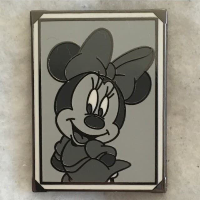 Black & White Photos - Minnie Mouse front