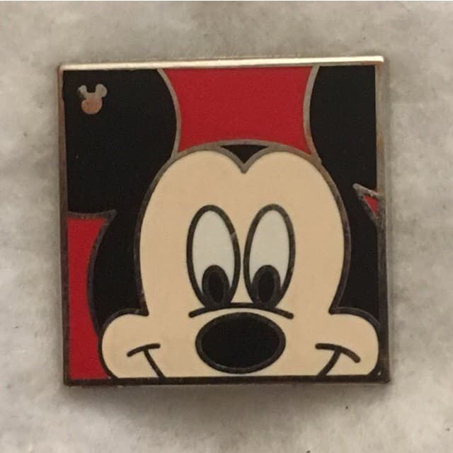 Hidden Mickey 2012 DLR - Faces - Mickey Mouse front