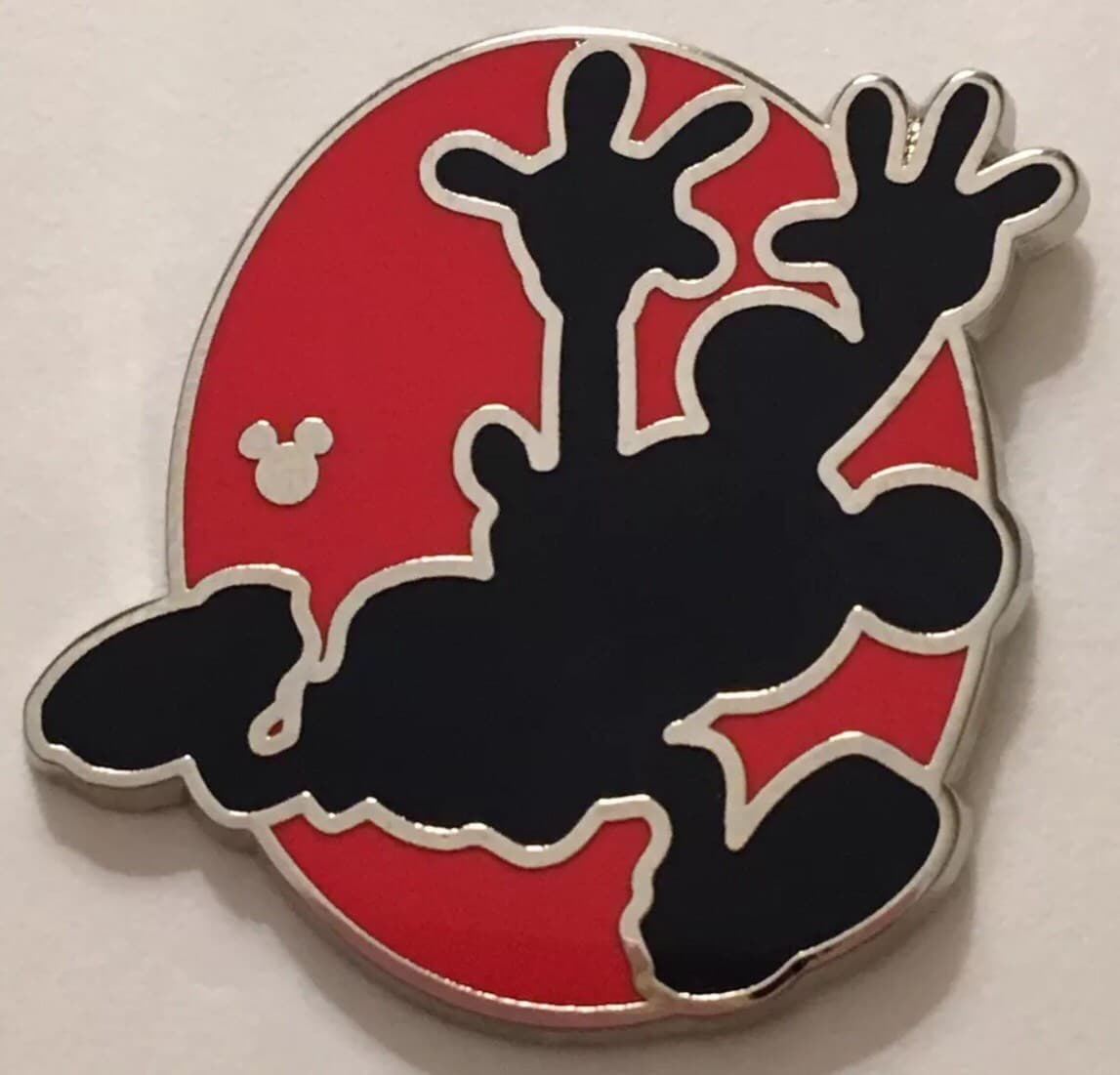 Hidden Mickey 2018 DLR - Mickey Silhouettes - Running front