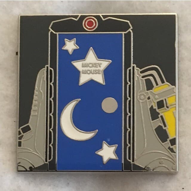 Magical Mystery Pins 8 - Sorcerer Mickey front