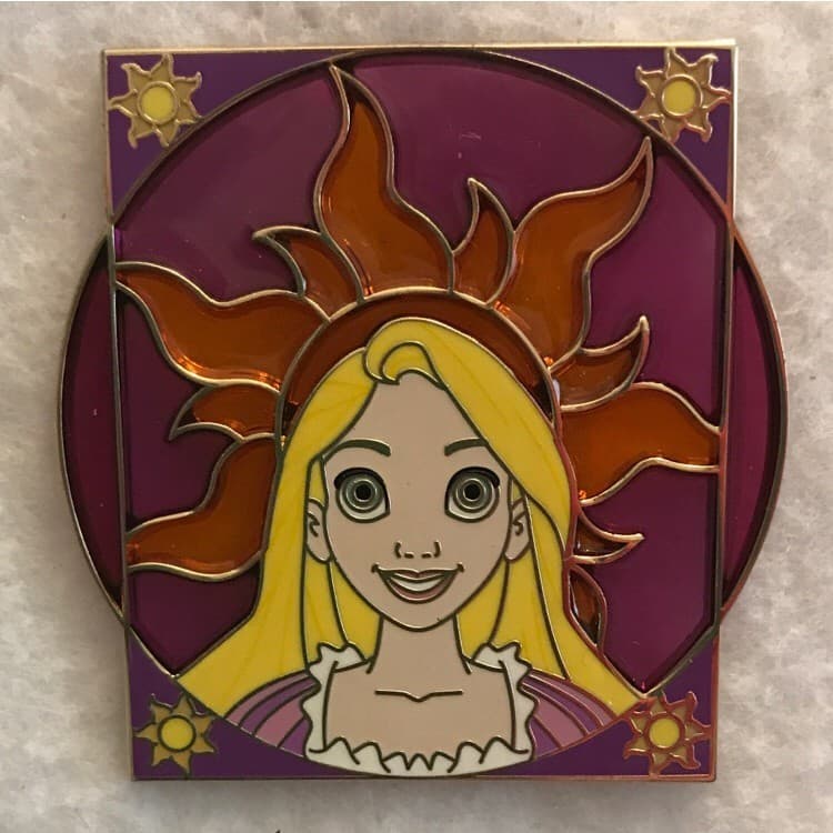 Disney Royalty Reveal / Conceal - Rapunzel front