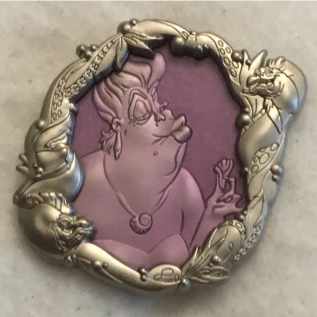 Love Is Vain Set - Ursula front