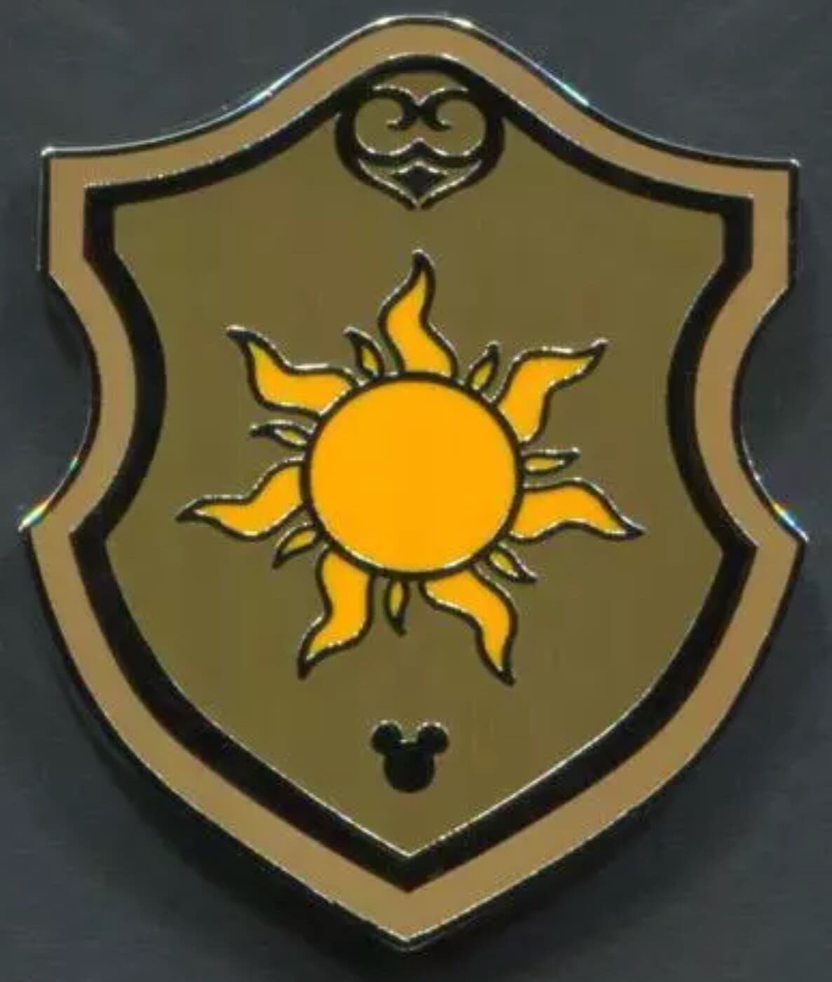 Hidden Mickey 2018 WDW - Crests - Rapunzel front