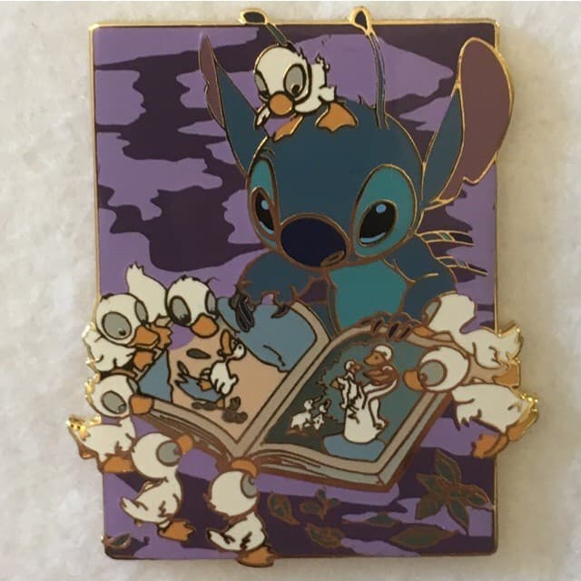 Stitch Reading The Ugly Duckling (Cloudy Purple) front