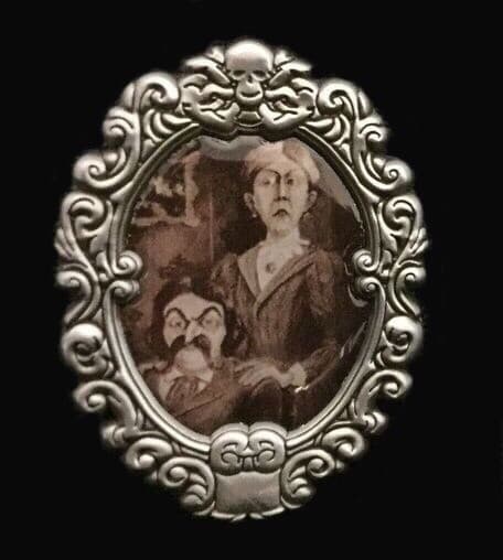 Haunted Mansion Cameo Mystery Collection - The Couple front