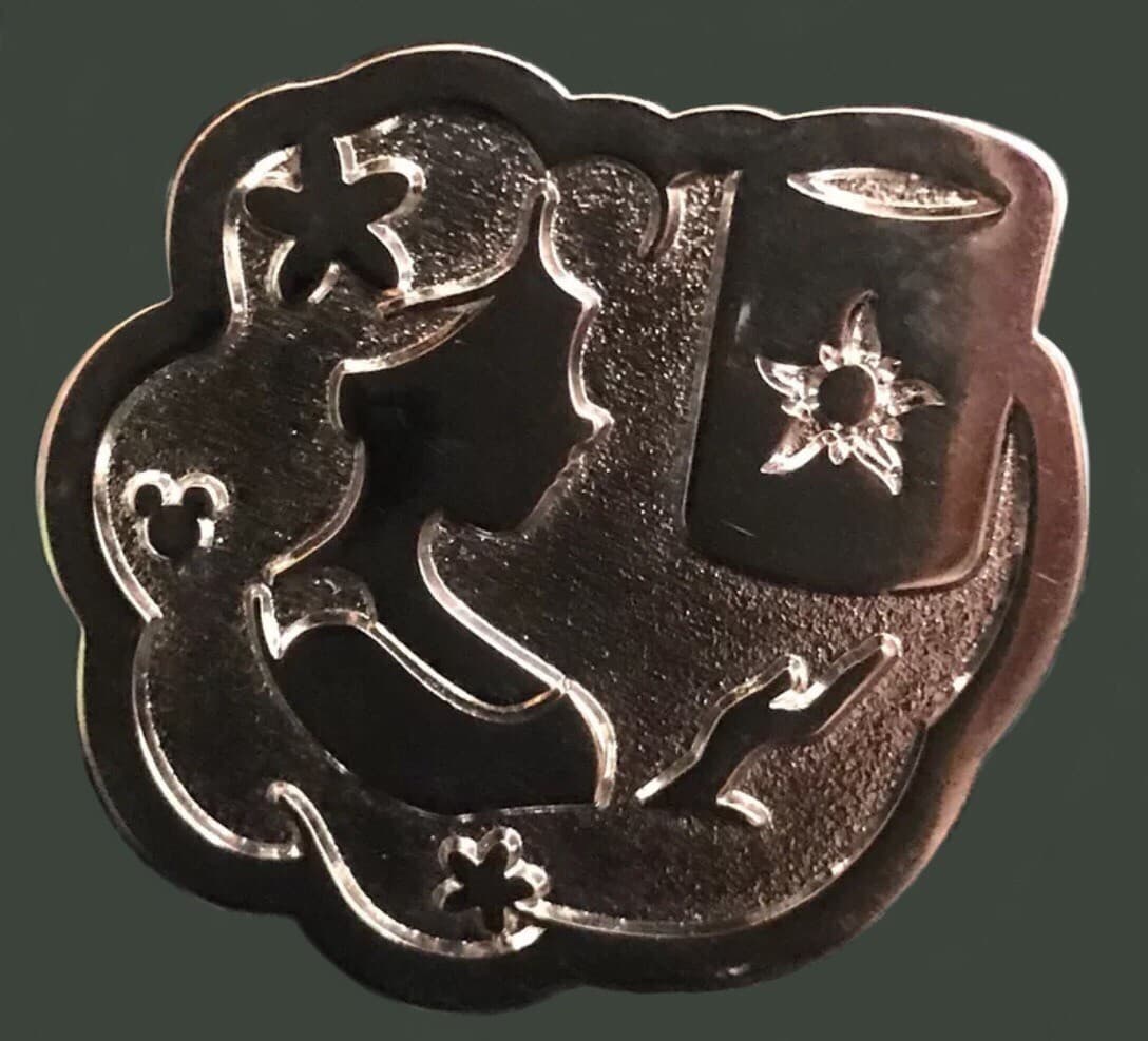 Hidden Mickey 2018 DLR - Silhouettes - Rapunzel Chaser front