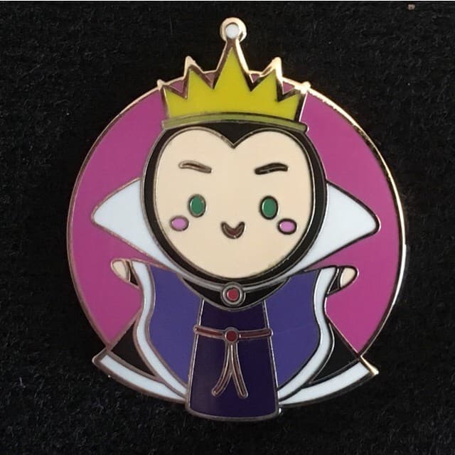 World of Evil Mystery Set - The Evil Queen front