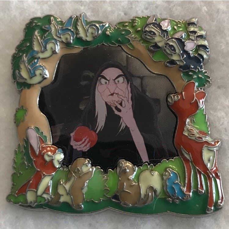 Park Pack Snow White and the Seven Dwarfs - Framed Old Hag (Version 3) front