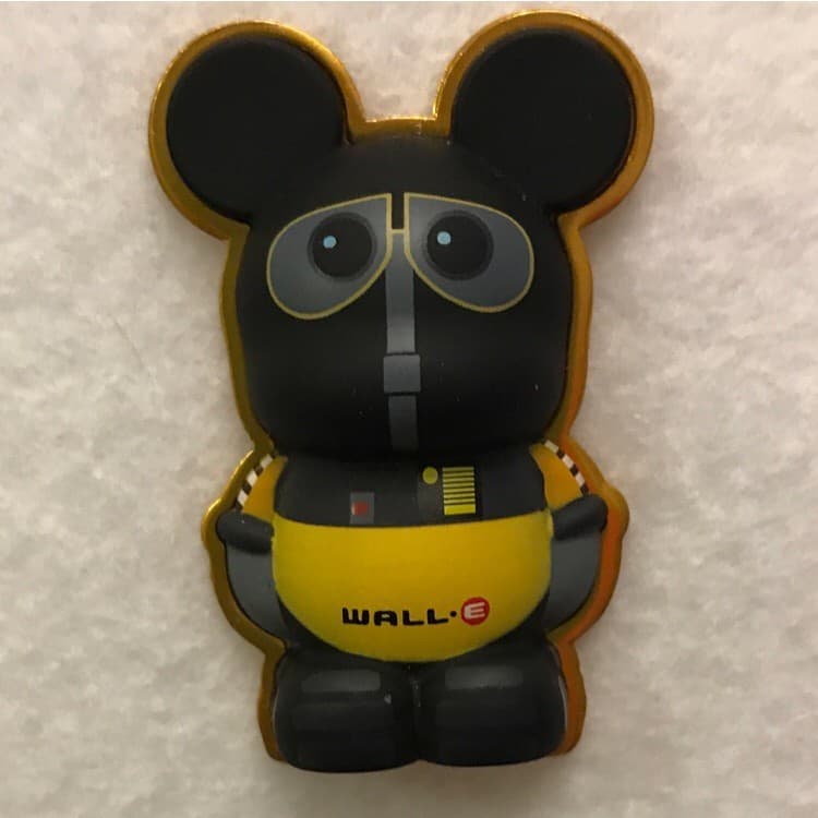 Vinylmation 3D Pins - Wall-E & Eve - Wall-E front