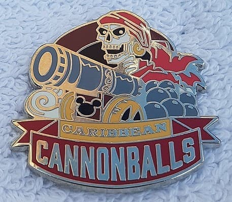 DLR Disney Mascots Mystery Set - Pirates of the Caribbean front