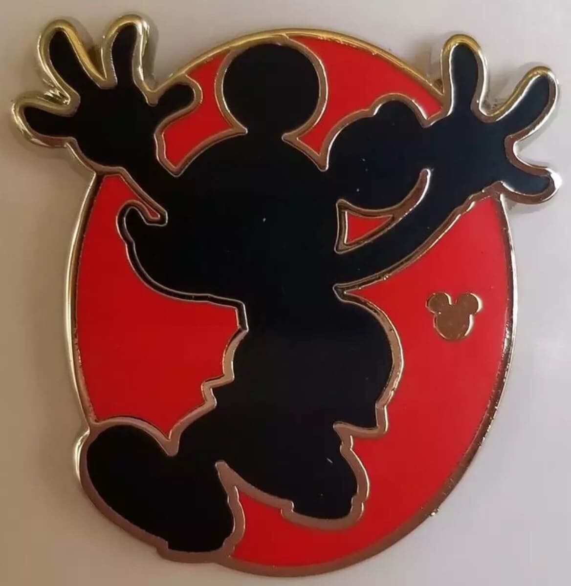 Hidden Mickey 2018 DLR - Mickey Silhouettes - Scared front
