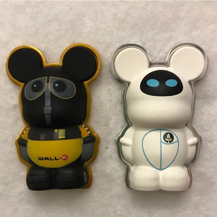 Vinylmation 3D Pins - Wall-E & Eve front