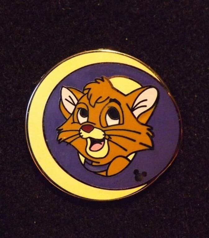 Hidden Mickey 2008 WDW - Alphabet - O front