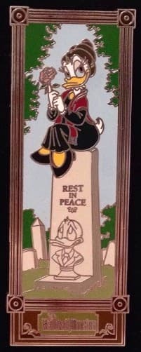 Character Stretch Portraits - Daisy Duck front