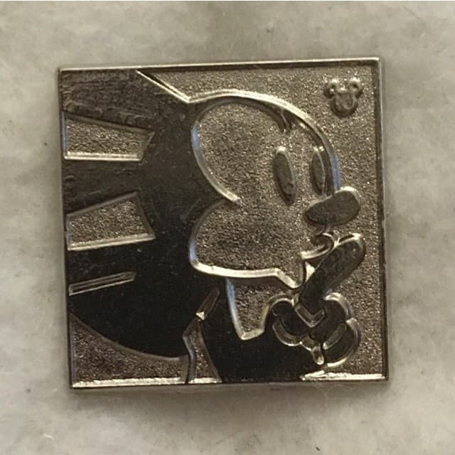 Hidden Mickey 2014 DLR - Oswald - Shushing Chaser front