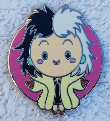 World of Evil Mystery Set - Cruella DeVil front