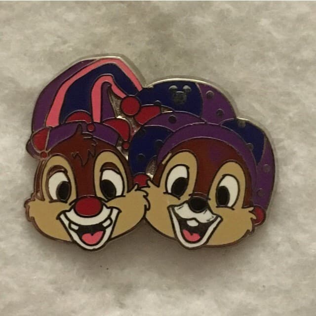 Hidden Mickey 2015 DLR - Mardi Gras - Chip & Dale front
