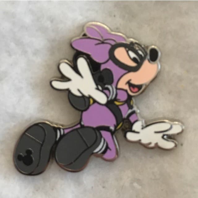 Hidden Mickey 2015 WDW - Spacesuits - Minnie front