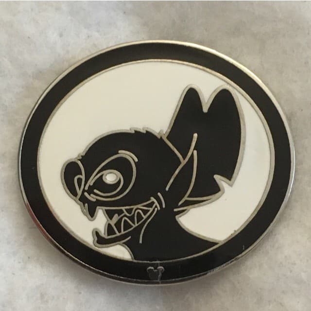 Hidden Mickey 2008 DLR - Silhouettes - Stitch front