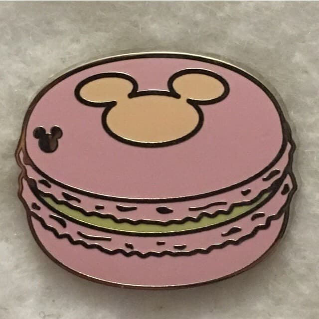 Hidden Mickey 2015 WDW - Macaron - Pink front