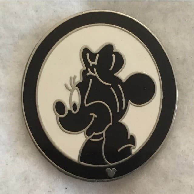 Hidden Mickey 2007 DLR - Silhouettes - Minnie Mouse front