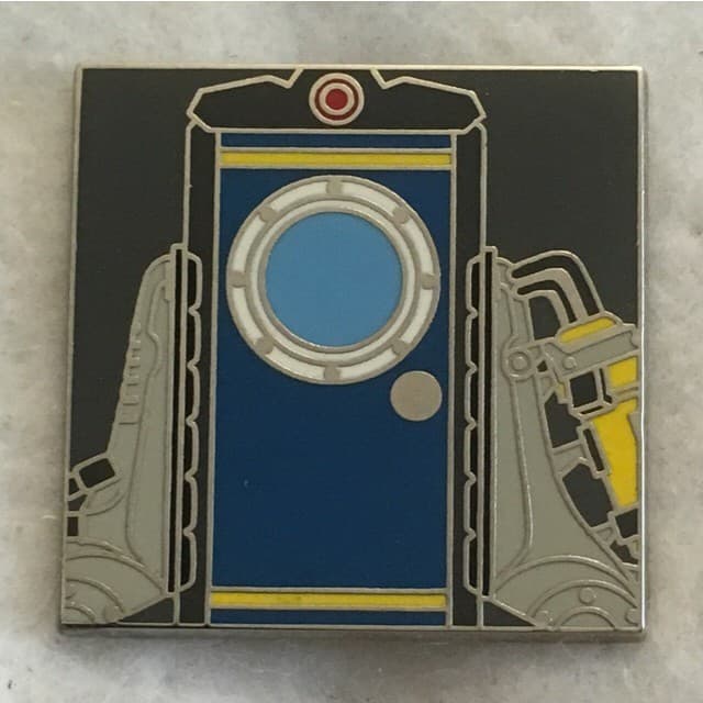 Magical Mystery Pins 8 - Donald Duck front