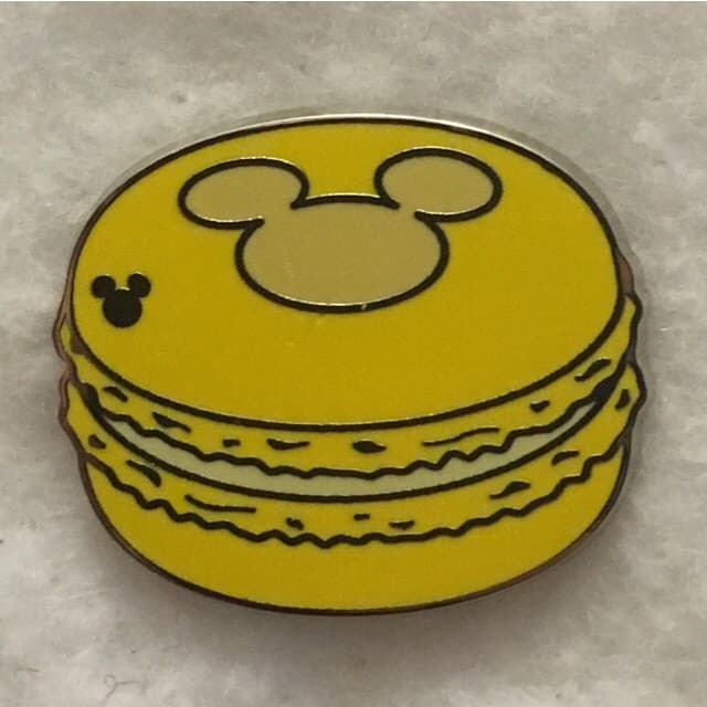 Hidden Mickey 2015 WDW - Macaron - Yellow front