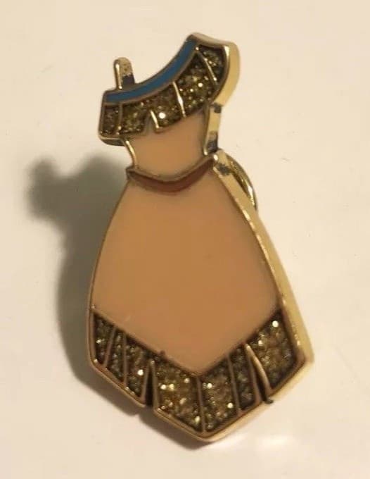 Loungefly - Disney Princess Dress Mystery Pin - Pocahontas front