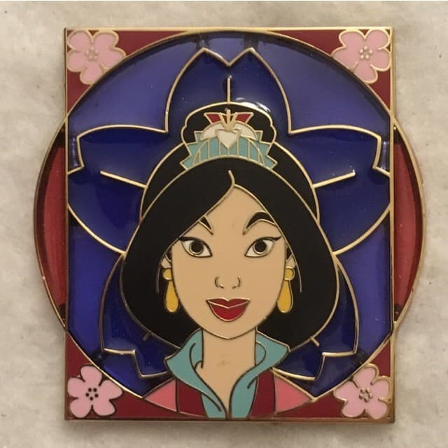 Disney Royalty Reveal / Conceal - Mulan front
