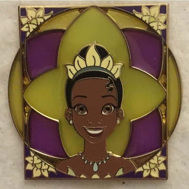 Disney Royalty Reveal / Conceal - Tiana front