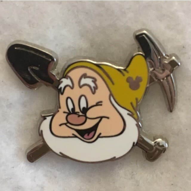 Hidden Mickey 2014 WDW - The Seven Dwarfs - Happy front