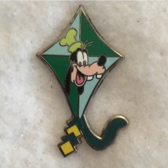 Lanyard Series 3 - Kites - Goofy front